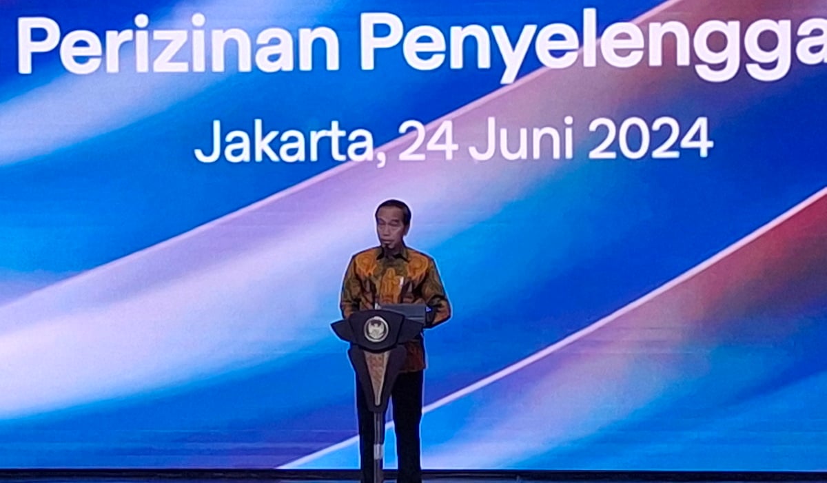 Presiden Joko Widodo (Jokowi) mengungkapkan sistem perizinan acara di Indonesia rumit