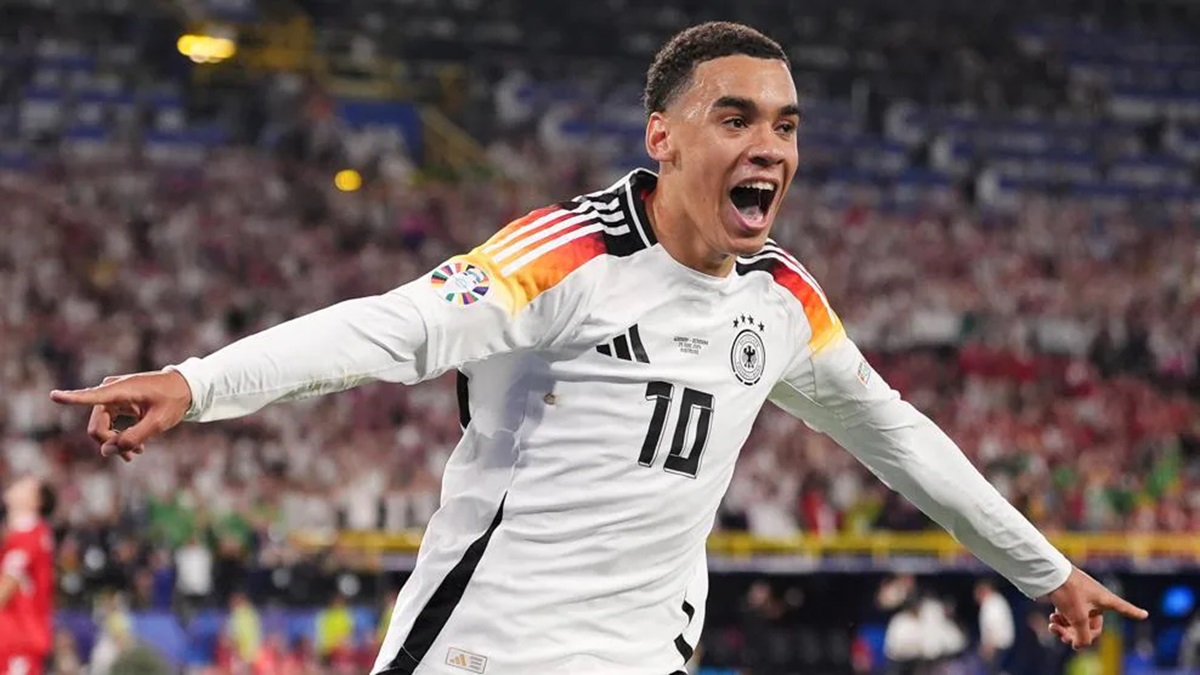 Jamal Musiala mencetak gol untuk Jerman melawan Denmark di babak 16 besar UEFA EURO 2024