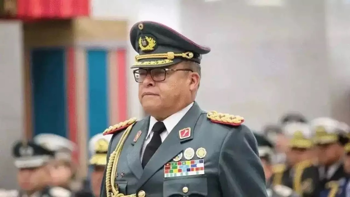 Juan Jose Zuniga Macias, seorang komandan militer berpangkat tinggi di Bolivia, ditahan kepolisian atas dugaan kudeta.