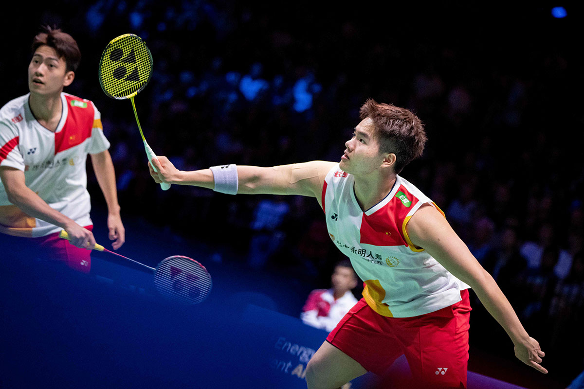 Pasangan ganda putra Tiongkok Liang Wei Keng/Wang Chang.