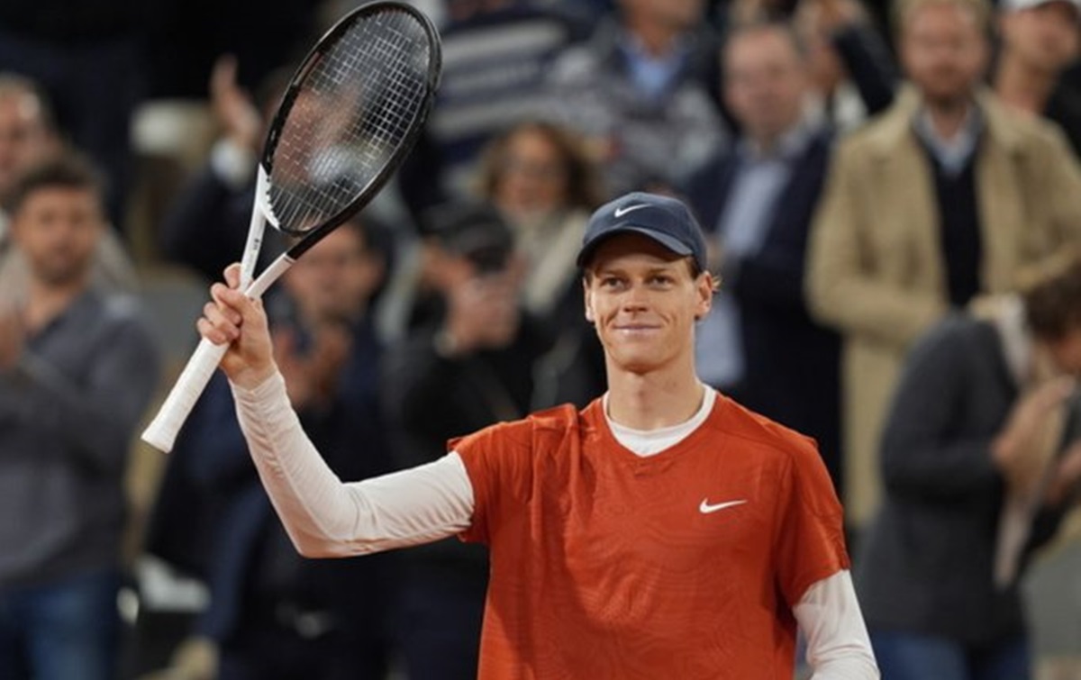 Jannik Sinner dengan mudah melaju ke babak keempat Prancis Terbuka setelah mengalahkan Pavel Kotov