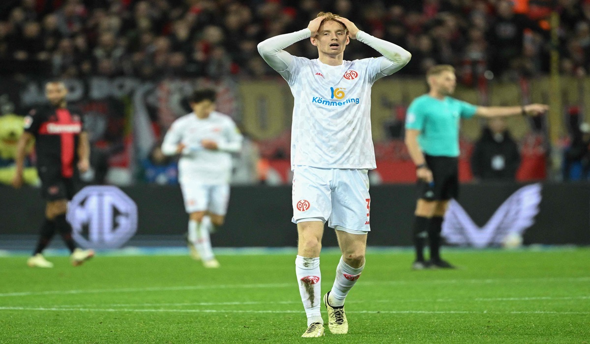 Bek Liverpool, yang musim lalu bermain di Mainz, Sepp van den Berg