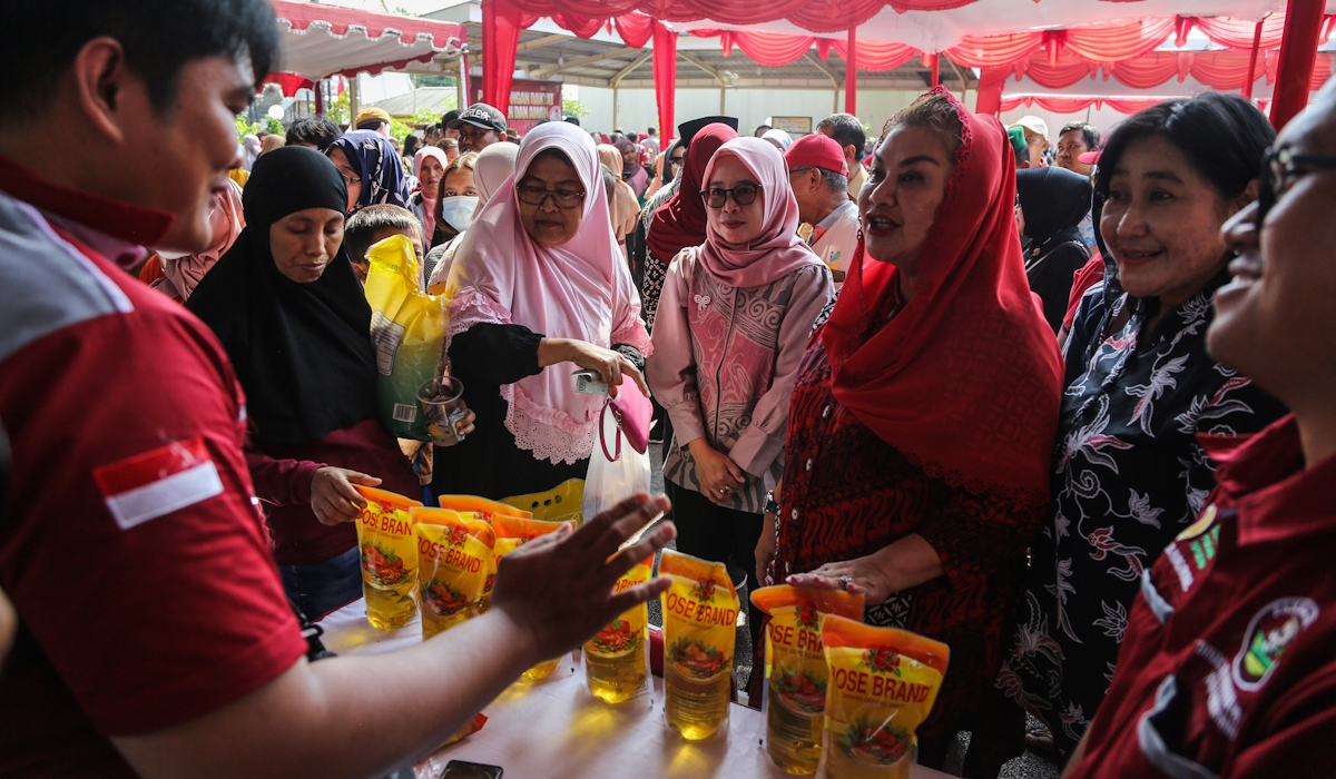 Wali Kota Semarang Hevearita Gunaryanti Rahayu (ketiga kanan)
