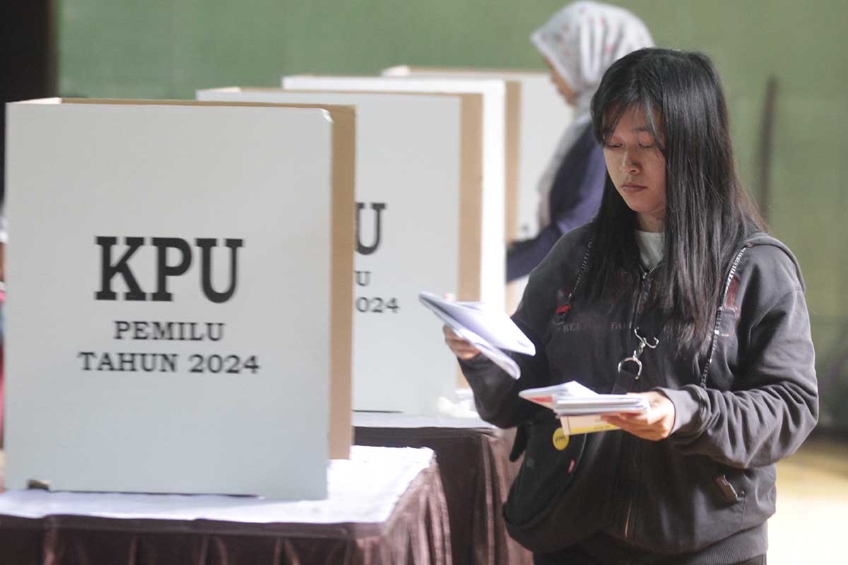 Ilustrasi. Warga berjalan menuju bilik suara saat Pemungutan Suara Ulang (PSU) di Tempat Pemungutan Suara (TPS) 4, Sekarpuro, Malang, Jatim.