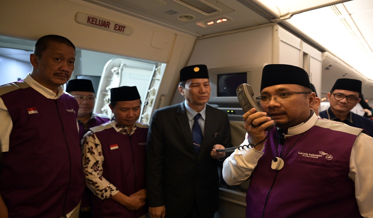 Menteri Agama Yaqut Cholil Qoumas saat melepas keberangkatan jemaah haji Indonesia, Minggu (12/5/2024)