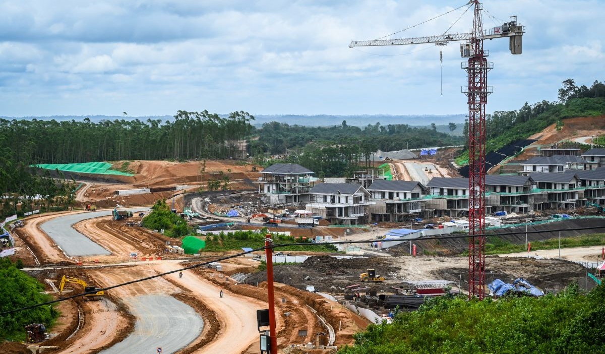 Suasana pembangunan di Kawasan Inti Pusat Pemerintahan (KIPP) Ibu Kota Nusantara (IKN), Kabupaten Penajam Paser Utara, Kalimantan Timur.