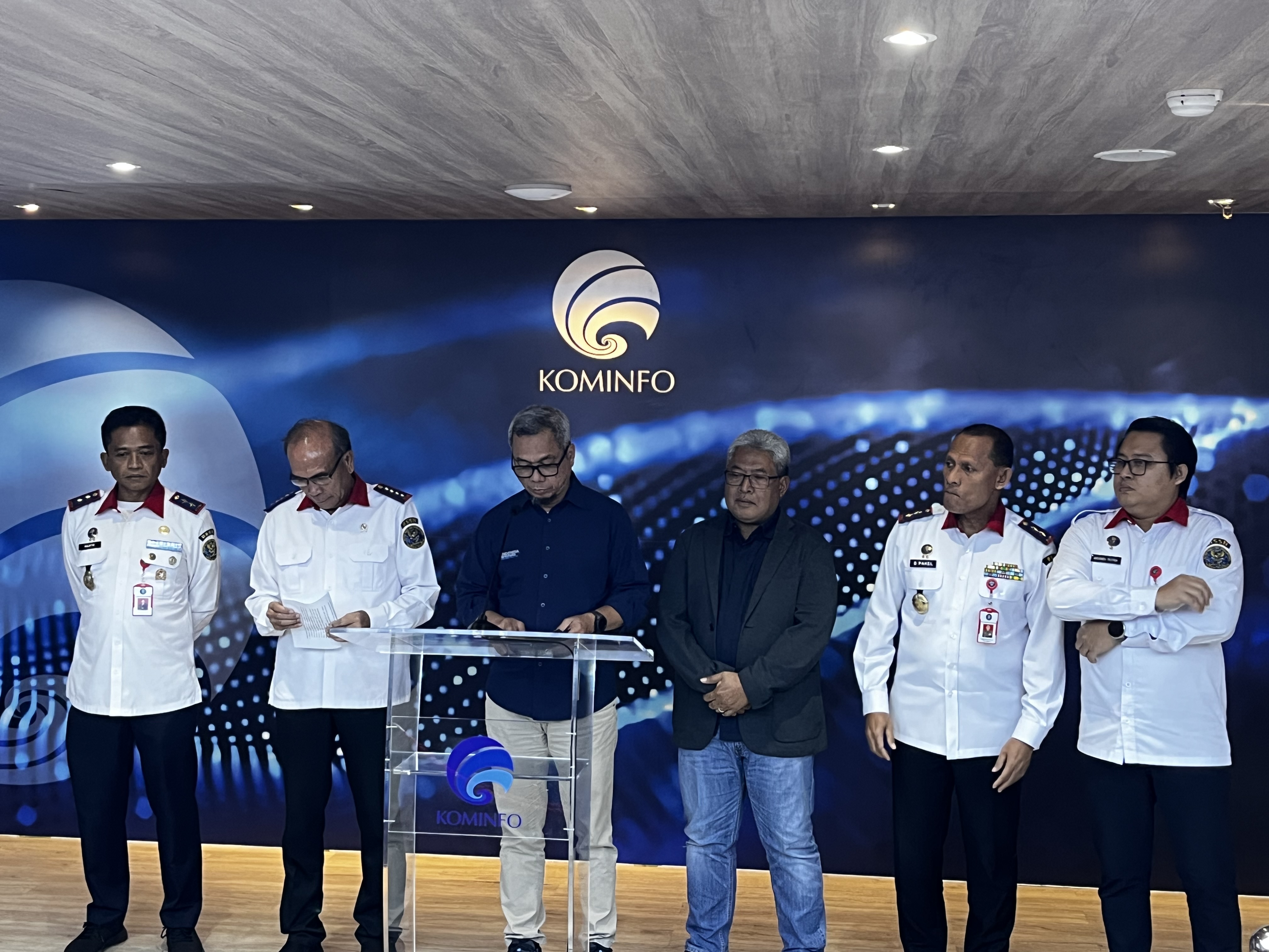 Pemerintah mencabut koneksi antara PDNS 1, PDNS 2, dan coolsite demi mencegah ransomware menyebar.