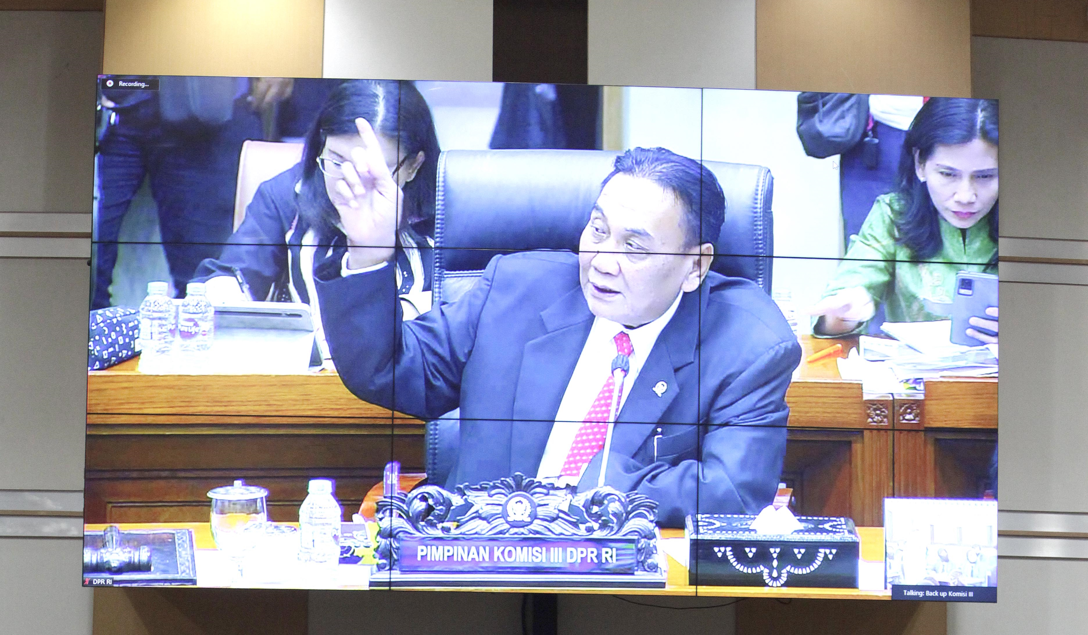 PDIP Tanggapi Soal Kemungkinan Merapat dengan KIM di Pilgub DKI