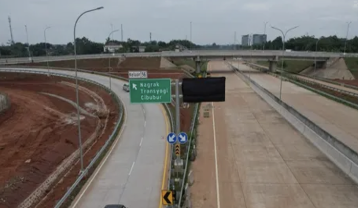 Gerbang tol Nagrak di ruas Tol Cimaci
