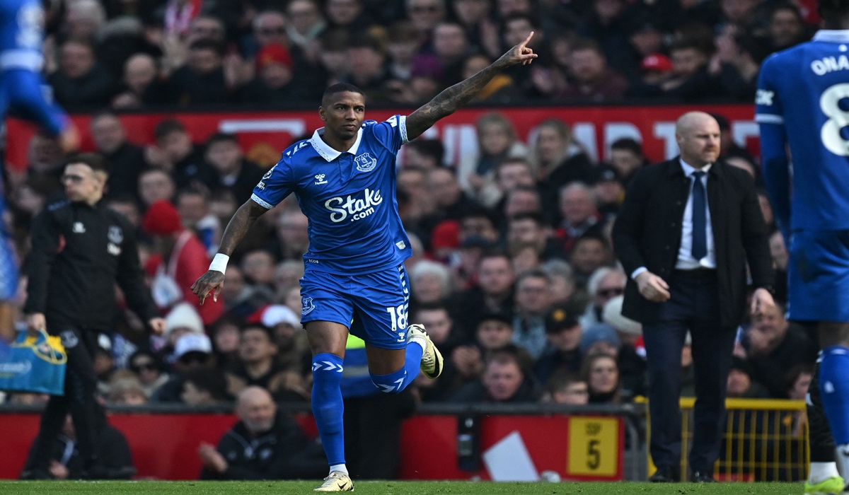 Bek Everton Ashley Young