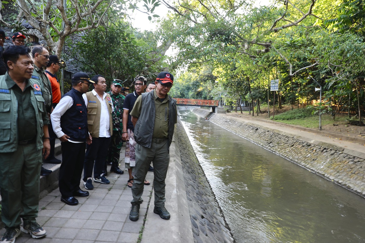 Kepala BNPB Letjen TNI Suharyanto mengunjungi Tukad Bindu untuk mempelajari konsep komunitas dalam menjaga dan mengelola DAS.