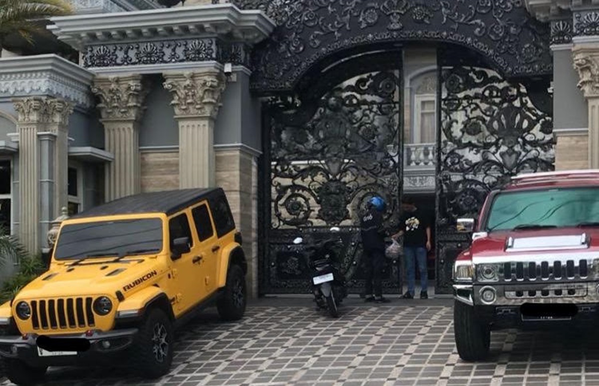 Penyidik KPK menyita 104 kendaraan, tanah, dan miliaran uang terkait kasus gratifikasi dan pencucian uang mantan Bupati Kutai Kartanegara