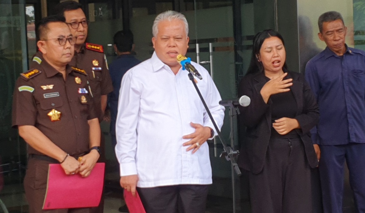 Kepala Pusat Penerangan Hukum (Kapuspenkum) Kejagung Harli Siregar di Kantor Kejaksaan Negeri (Kejari) Jakarta Selatan, 13 Juni 2024.