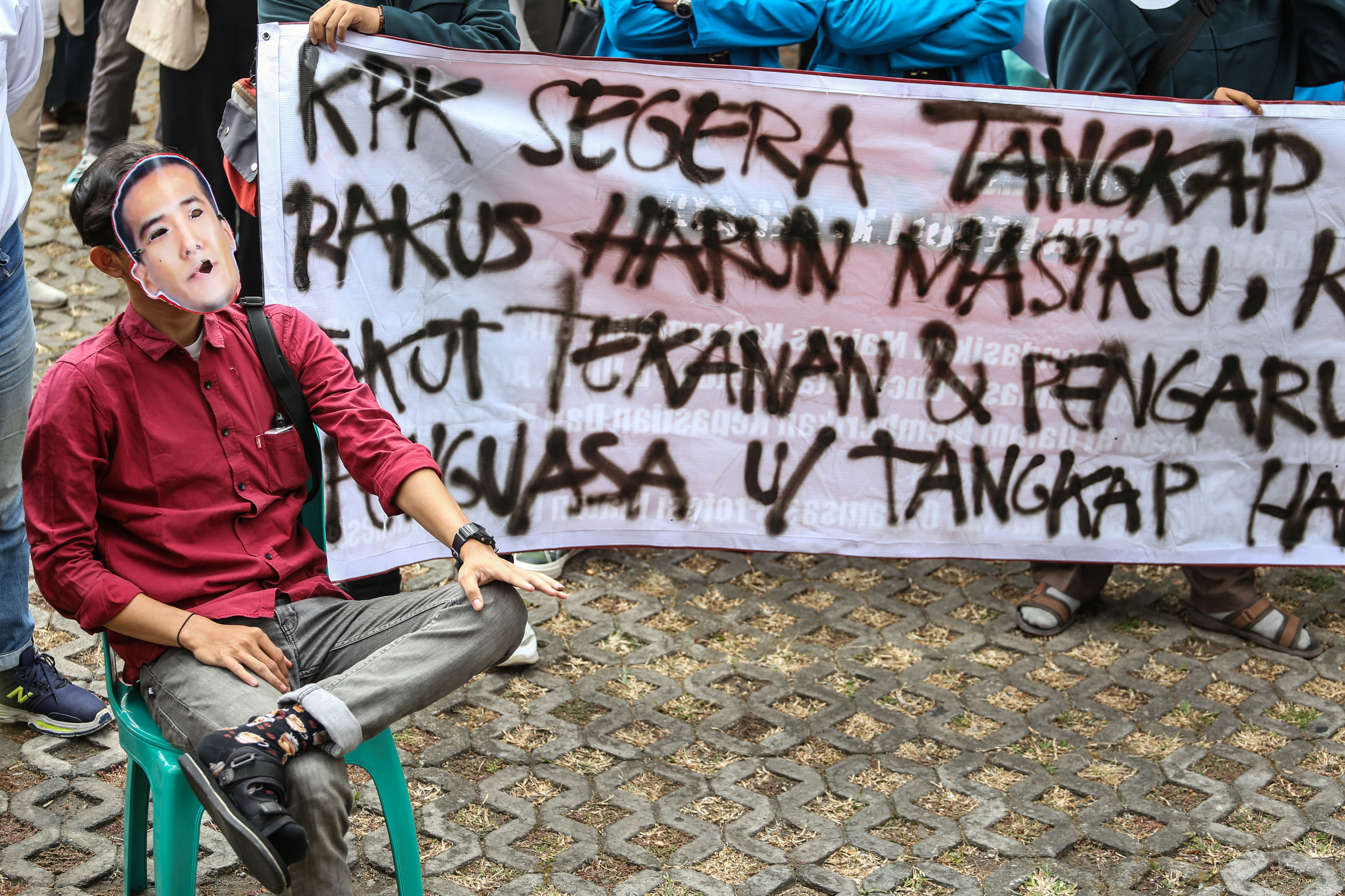 Aksi Mahasiswa menuntut KPK segera menangkap Harun Masiku. 