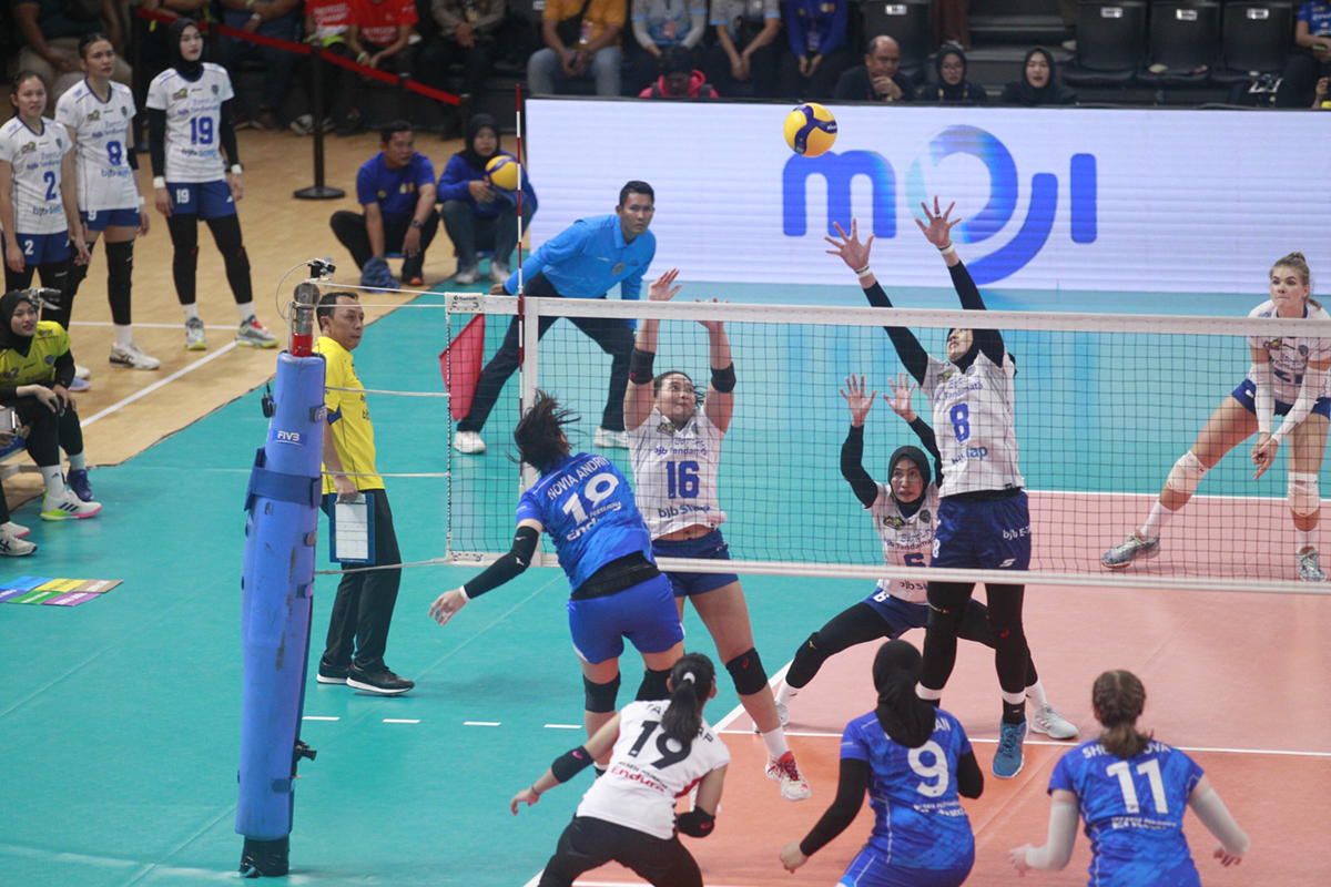 Bandung Bank bjb Tandamata mengakhiri babak reguler dengan hasil positif usai menang atas Jakarta Pertamina Enduro dengan skor telak 3-0.