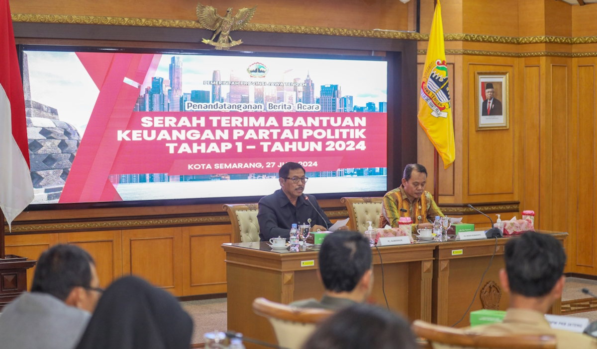 Pemprov Jateng menyerahkan bantuan keuangan (bankeu) kepada sembilan partai politik (parpol) untuk tahap I