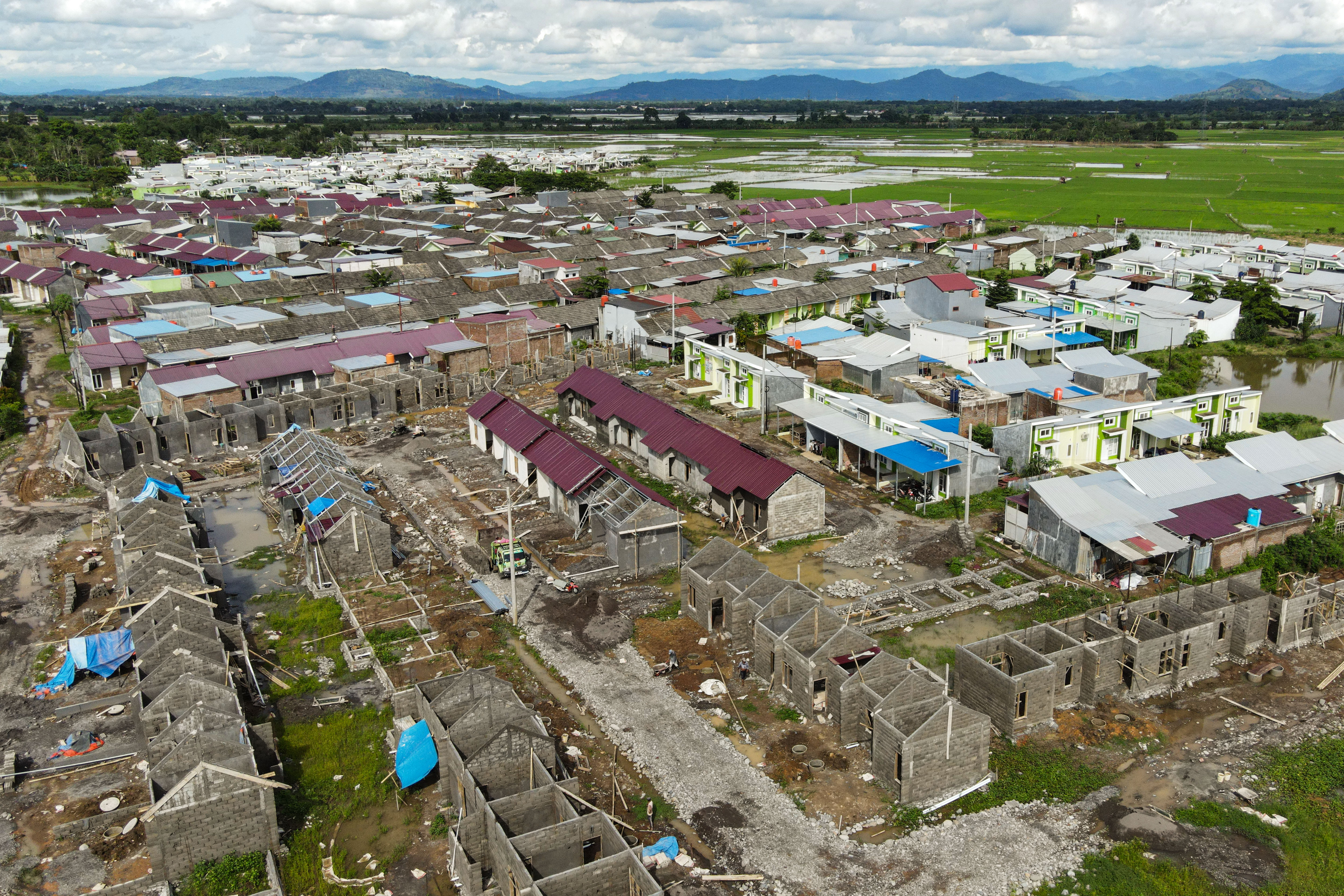 Foto udara pembangunan rumah bersubsidi di Kabupaten Gowa, Sulawesi Selatan