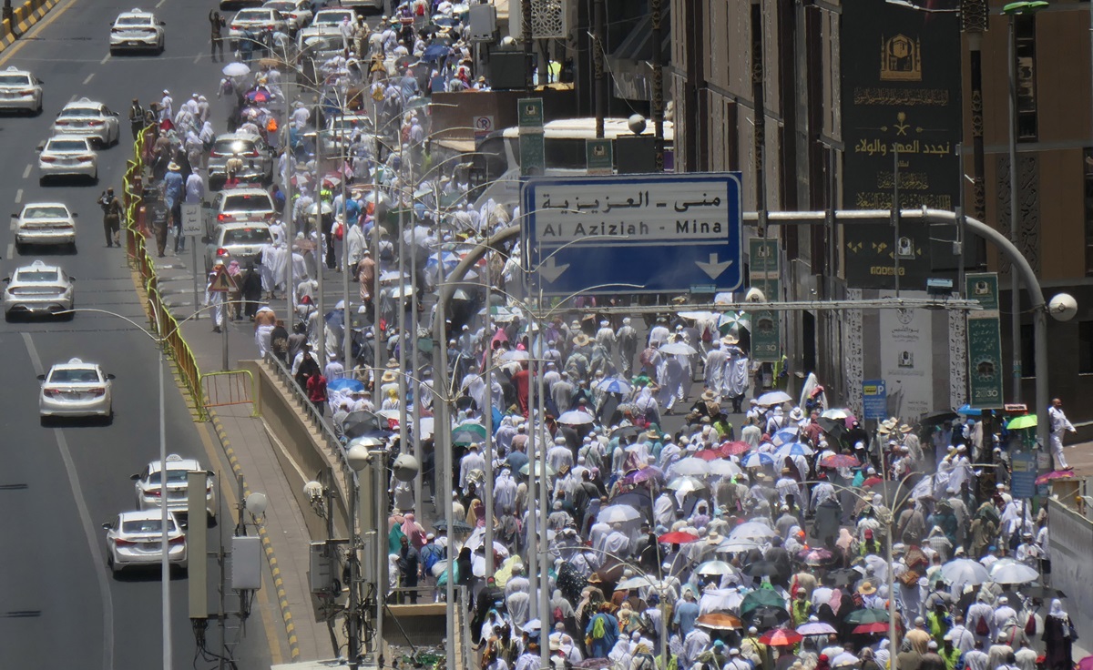 Hampir 500 Jemaah Haji Meninggal Karena Kekurangan Fasilitas dan Medis di Tengah Panas Terik 