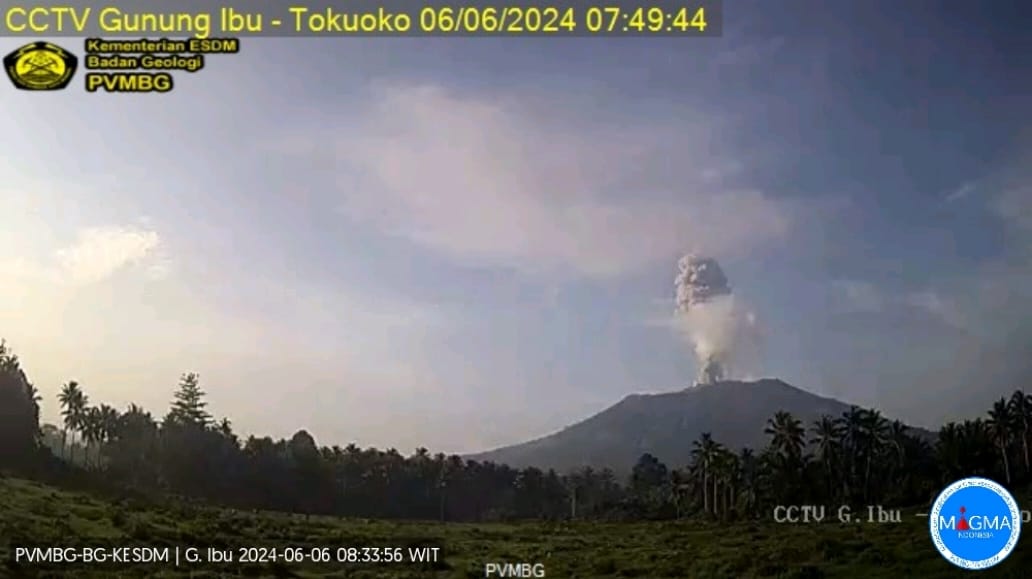 Erupsi Gunung Ibu di Maluku Utara