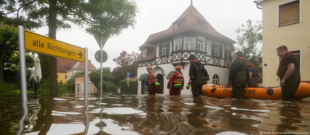 Curah hujan lebat di Jerman selatan menyebabkan banjir yang mengakibatkan lima orang tewas dan ribuan lainnya dievakuasi. 