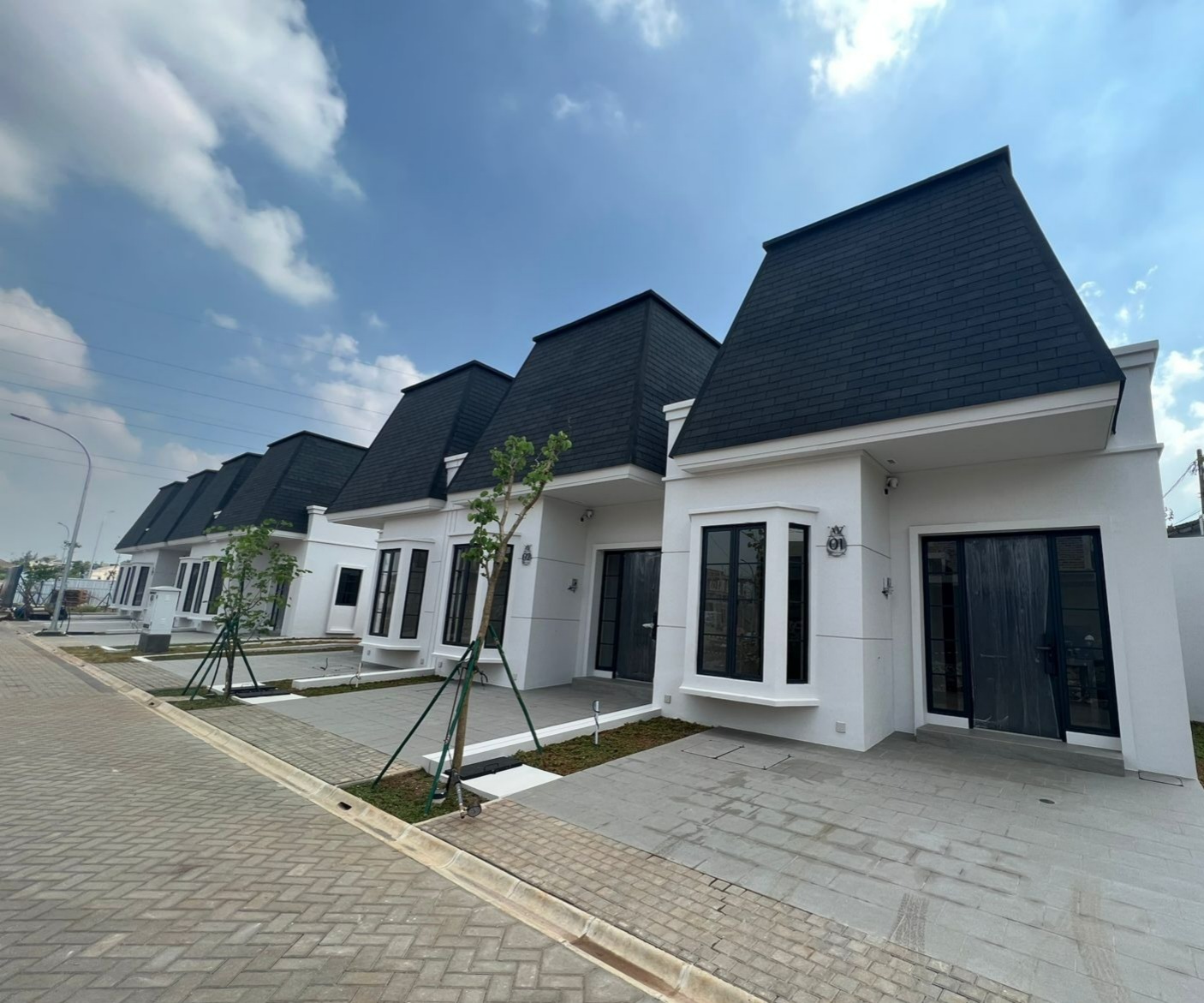 Pertumbuhan penjualan properti juga tercermin dari penyaluran kredit kepemilikan rumah/apartemen (KPA/KPA).