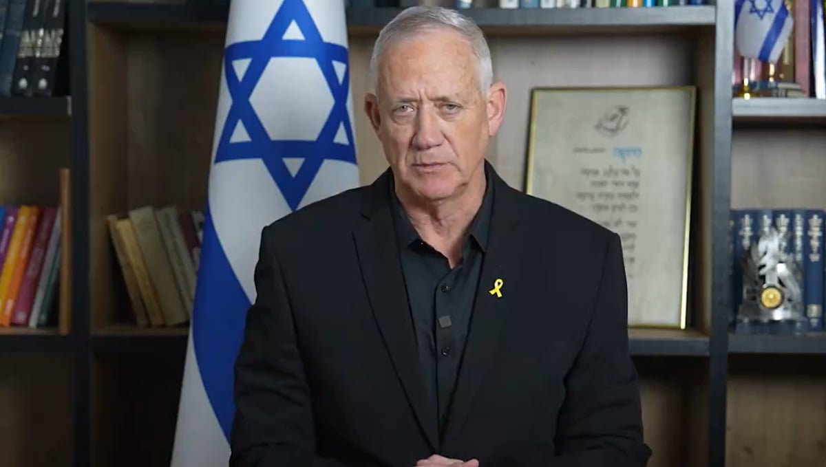 Benny Gantz, anggota kabinet perang Israel, mengundurkan diri. Gantz menuduh Benjamin Netanyahu mengutamakan kepentingan politik pribadi