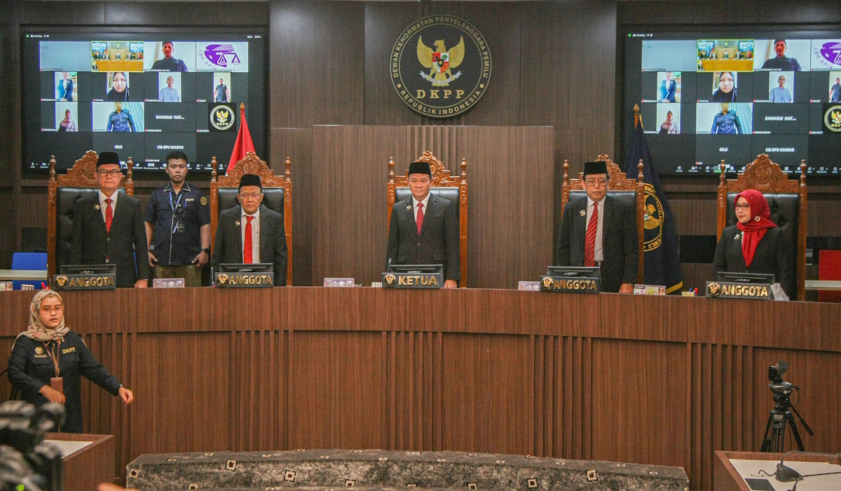 Dewan Kehormatan Penyelenggara Pemilu (DKPP) membacakan putusan 