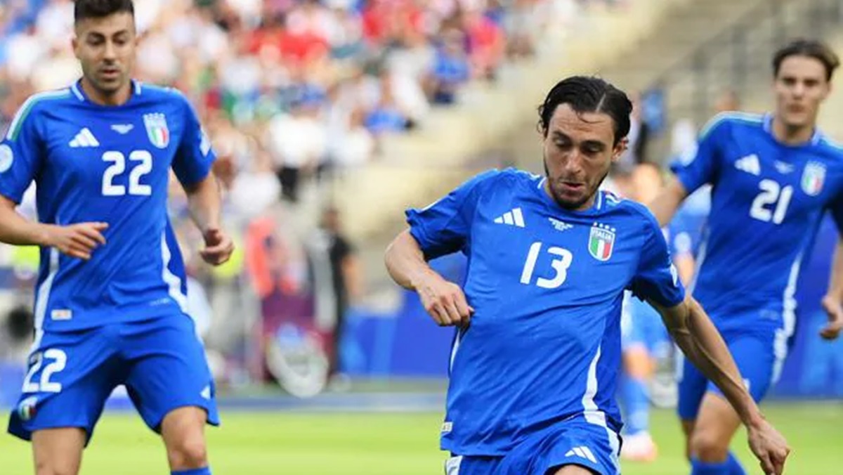 Matteo Darmian mengungkapkan rasa kekecewaan dan penyesalan yang mendalam setelah Italia kalah 2-0 dari Swiss di babak 16 besar EURO 2024. 
