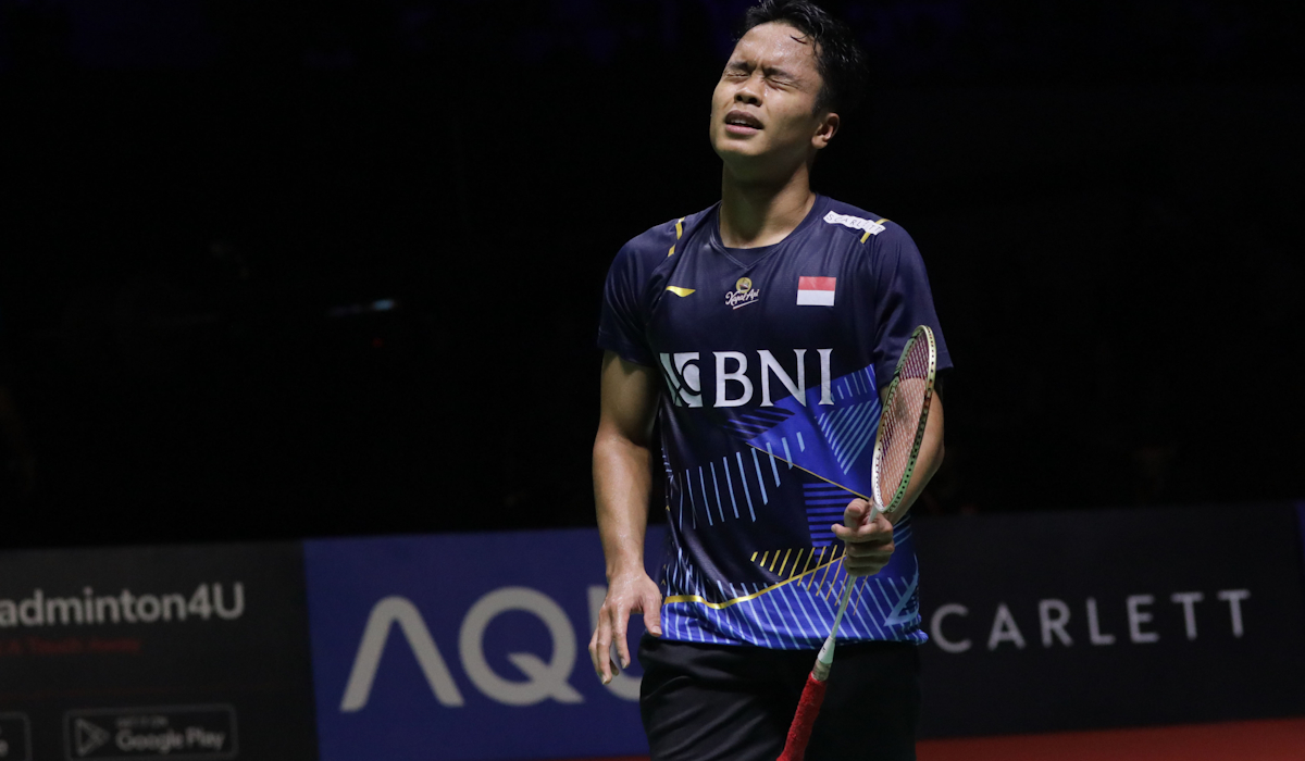 Pebulu tangkis tunggal putra Indonesia Anthony Sinisuka Ginting pada final Indonesia Open 2023 