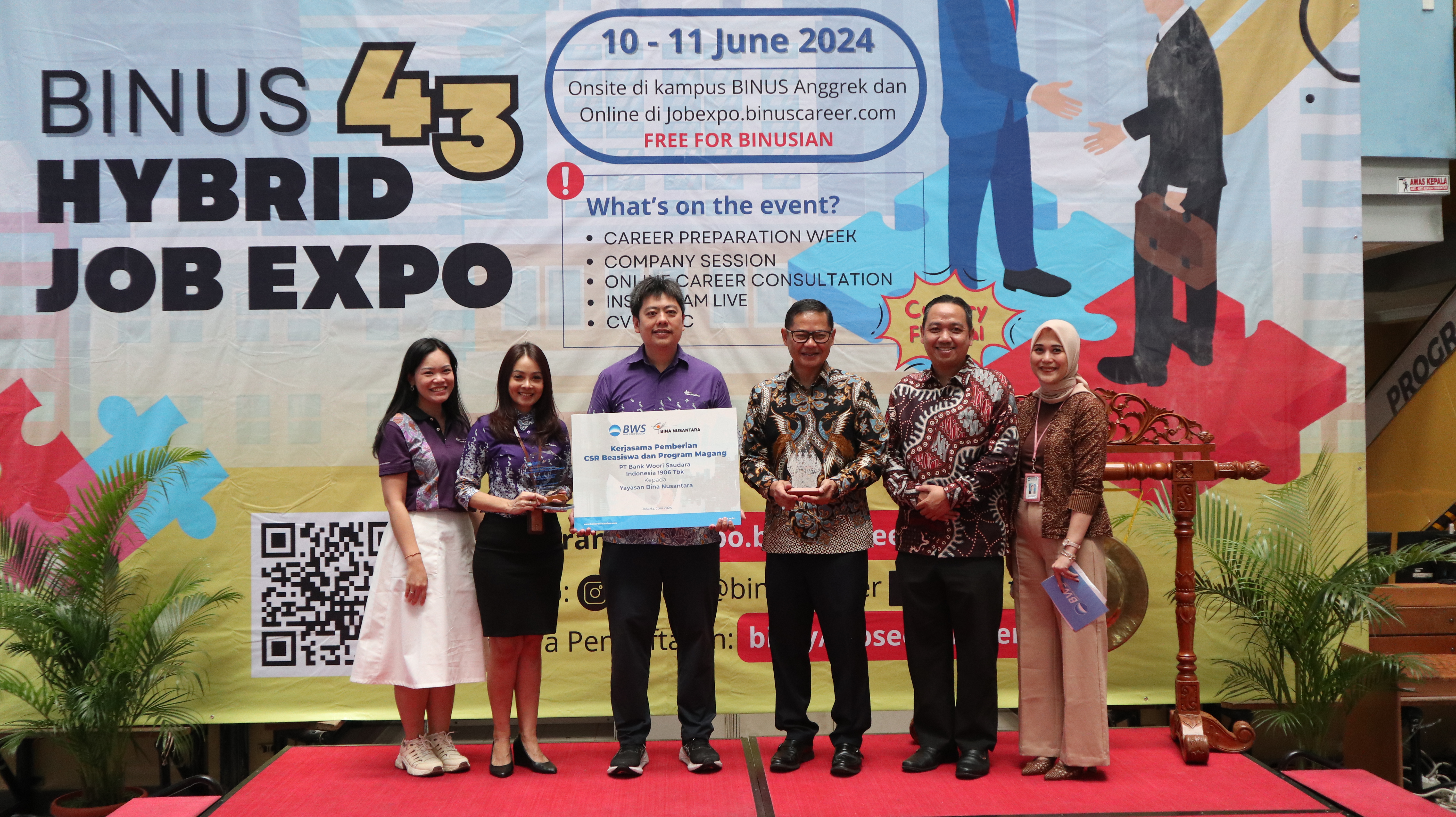 Bank Woori Saudara Berikan Dukungan Beasiswa dan Program Magang Untuk Mahasiswa Berprestasi di Bina Nusantara. 