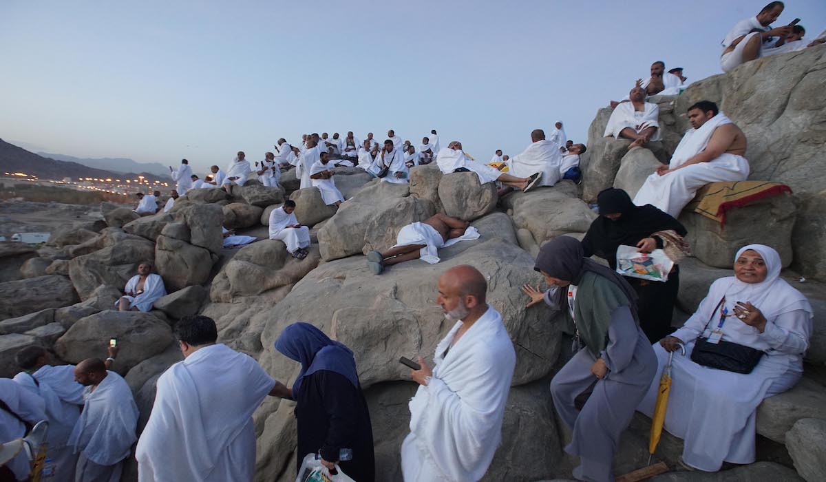Jemaah haji sedang melakukan wukuf di Arafah