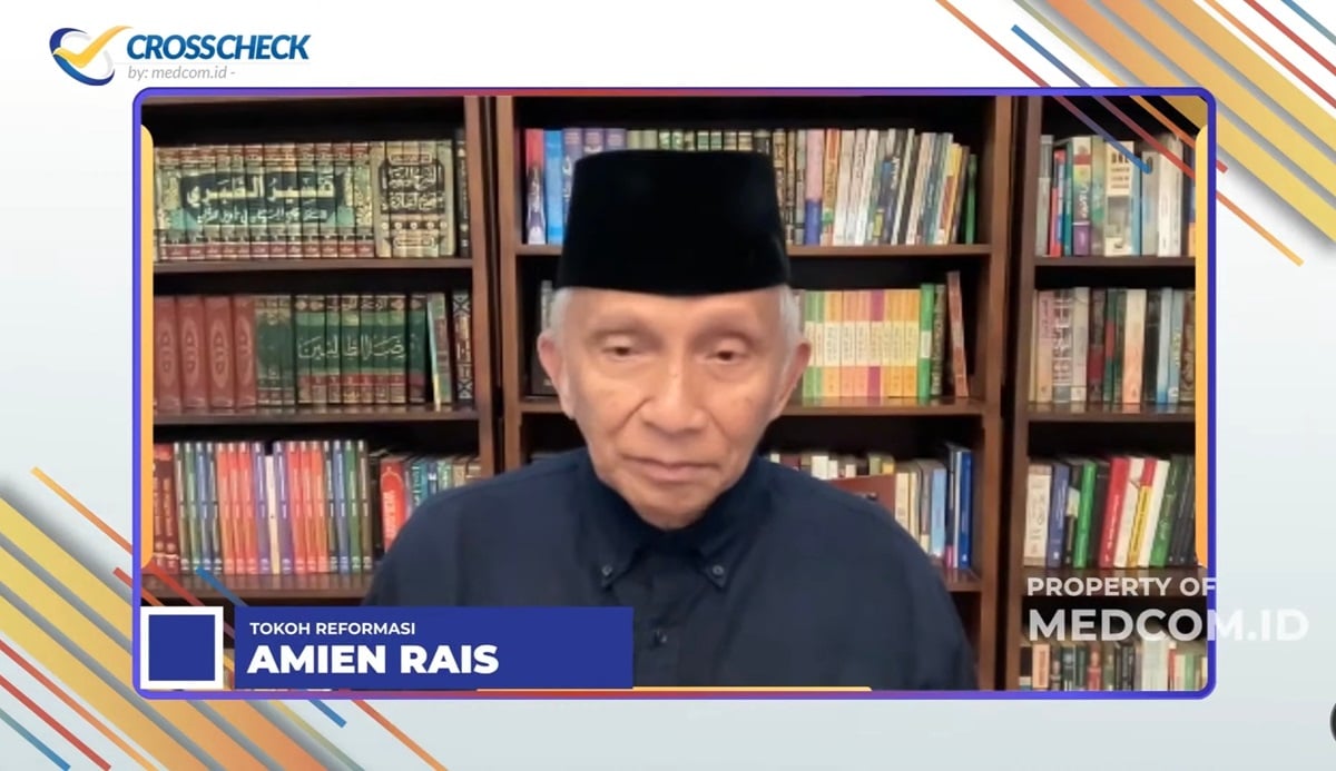 Mohammad Amien Rais, tokoh Reformasi, mengkritik kebijakan pemberian izin pengelolaan tambang kepada organisasi keagamaan.