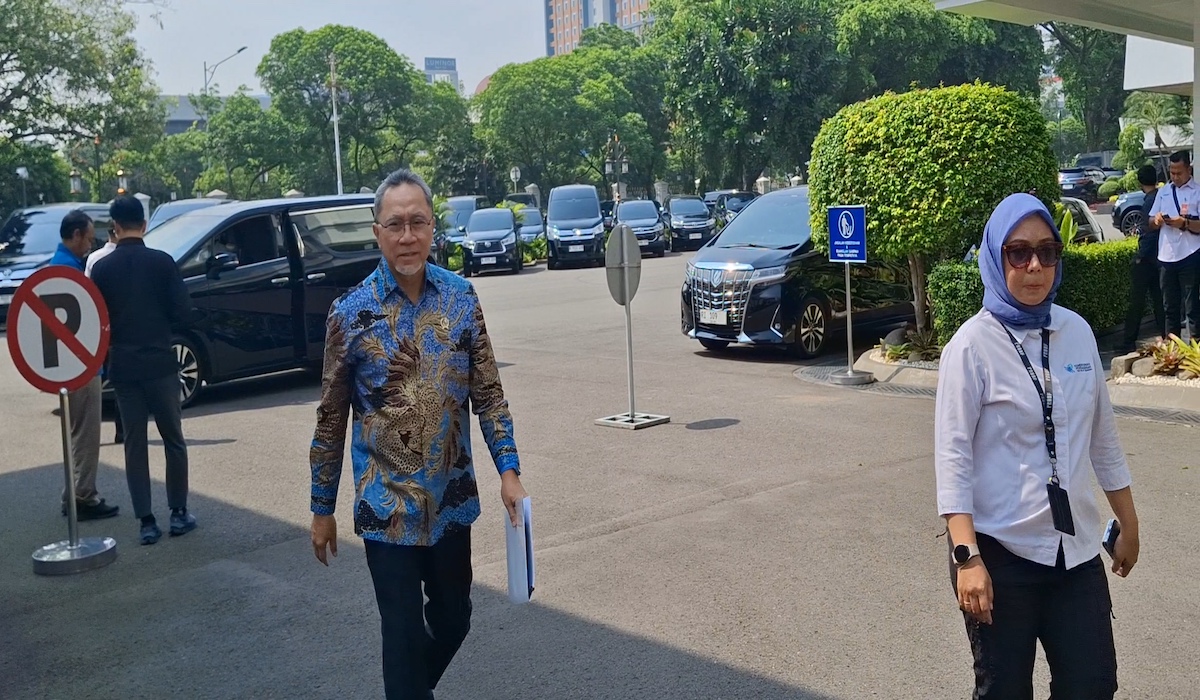 Jokowi mengadakan sidang kabinet paripurna terkait perekonomian di Istana Negara