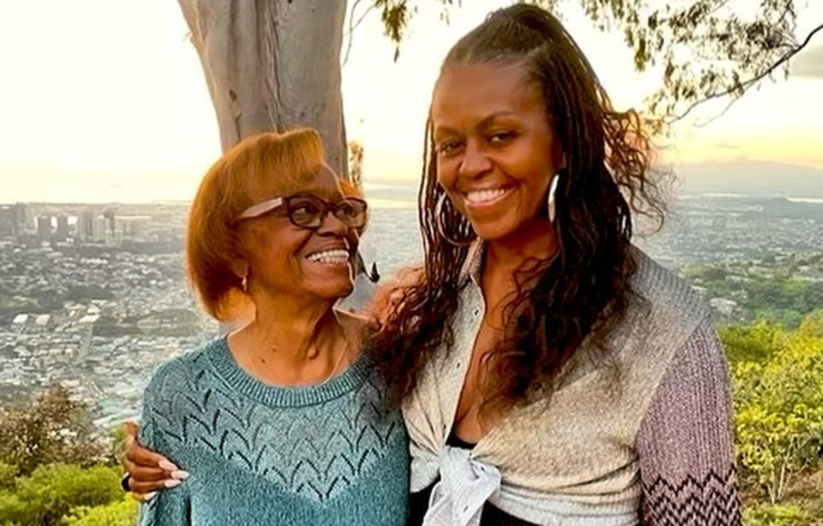 Marian Robinson, ibu dari mantan Ibu Negara AS Michelle Obama, meninggal dunia pada usia 86 tahun. 