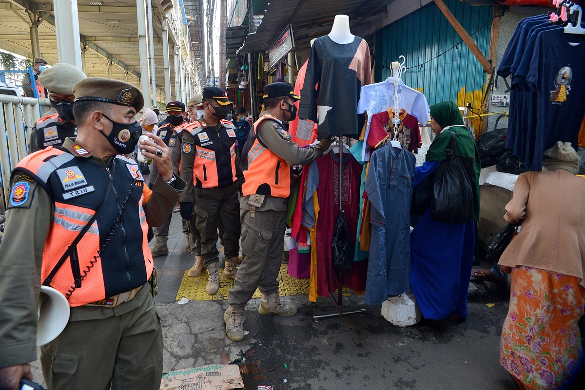 Ilustrasi - Penertiban PKL oleh Satpol PP
