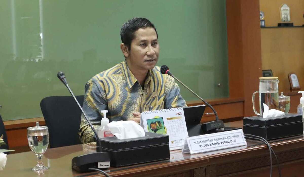 Anggota Komisi Yudisial, Mukti Fajar Nur Dewata.