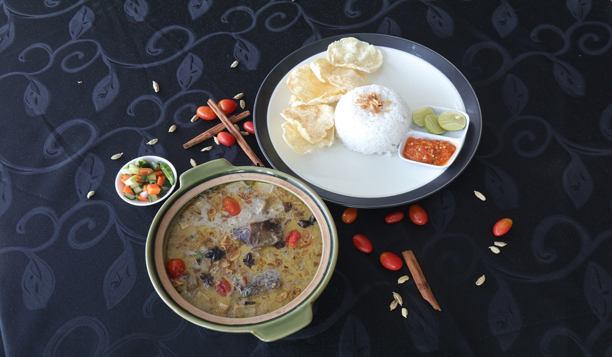 Soto Betawi yang dihadirkan Aston Kartika Grogol