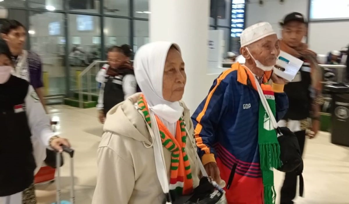 Jemaah tiba di Bandara King Abdul Aziz, Jeddah untuk selanjutnya kembali ke tanah Air.