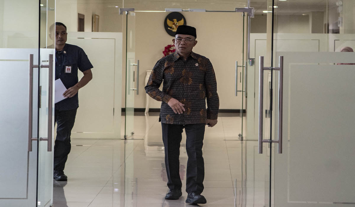 Menko PMK Muhadjir Effendy jelaskan maksud pejudi online dapat bansos