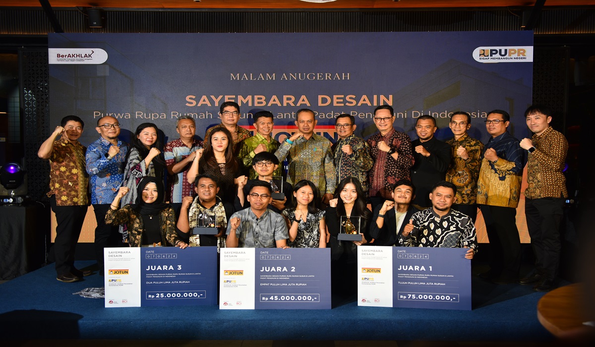 Para pemenang sayembara desain Purwa Rupa Rumah Susun Berkepadatan Tinggi yang diadakan PUPR