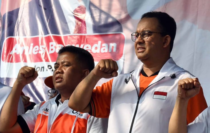 Anies Baswedan (kedua kiri) dan Sohibul Iman (kiri)