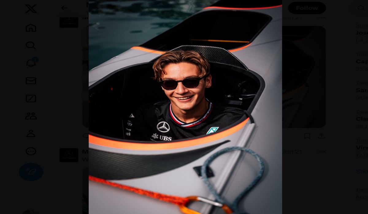 Pembalap Mercedes George Russell