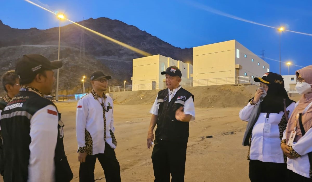 Wakil Ketua Umum Majelis Ulama Indonesia (MUI) KH Anwar Abbas (empat dari kiri).