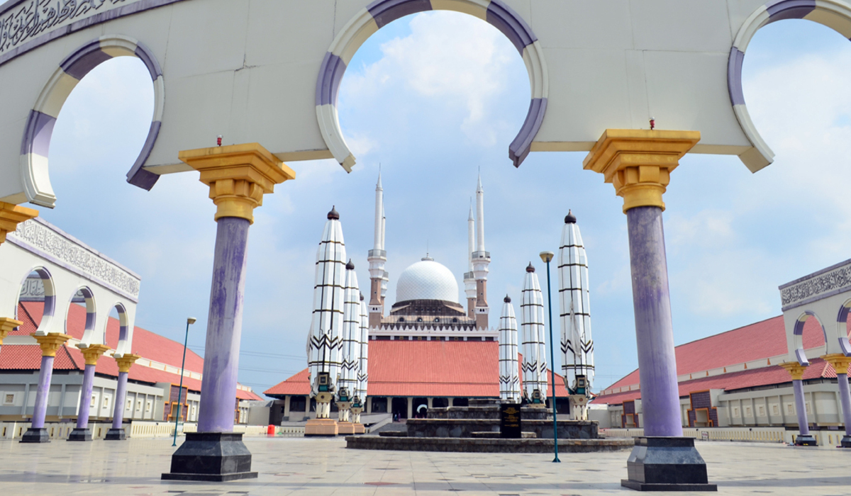 Masjid Agung Jawa Tengah (MAJT) Semarang.
