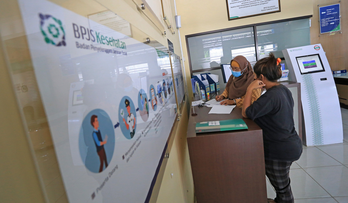 Pelayanan di kantor BPJS Kesehatan Kabupaten Indramayu, Jawa Barat.