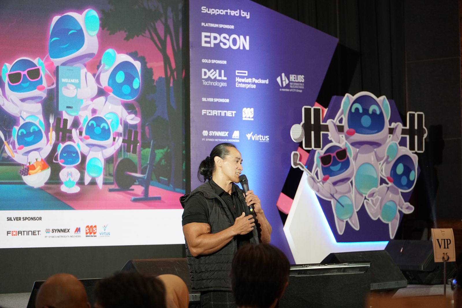 Ade Rai menekankan pentingnya olahraga untuk keseimbangan tubuh dan pikiran.