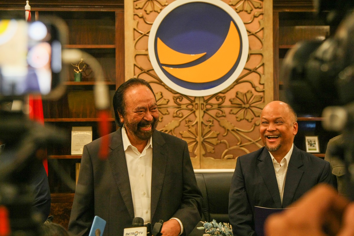 Ketua Umum Surya Paloh (kiri)  dan  Ilham Akbar Habibie  (Kanan)