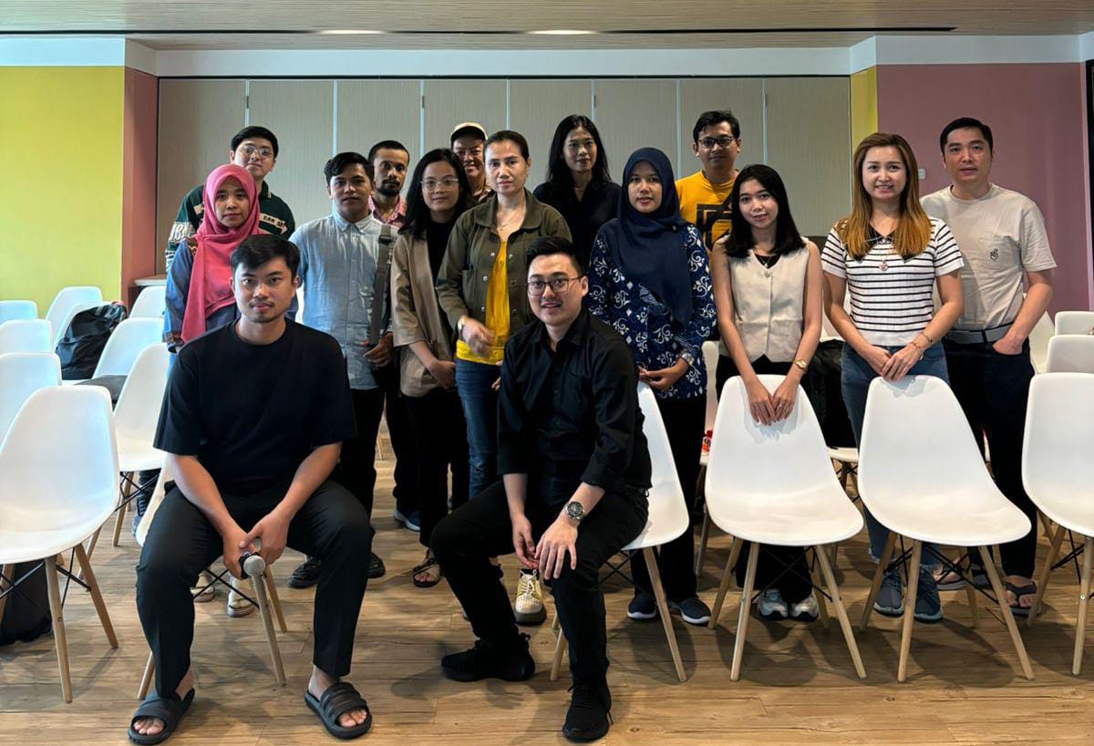 Sseminar bimbingan intensif bertajuk 'Shopee Growth Hack'.