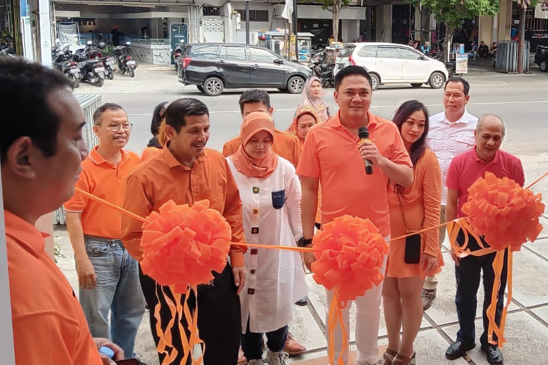 Founder dan CEO Tangkas Motor Agung Pamungkas (keempat dari kanan).
