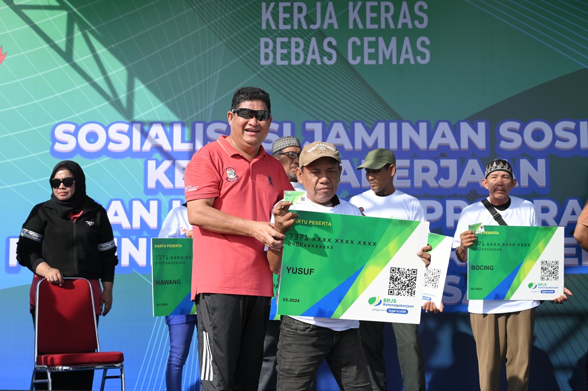 Pemerintah Kota Makassar memberikan perlindungan jaminan sosial ketenagakerjaan kepada 35.422 pekerja rentan